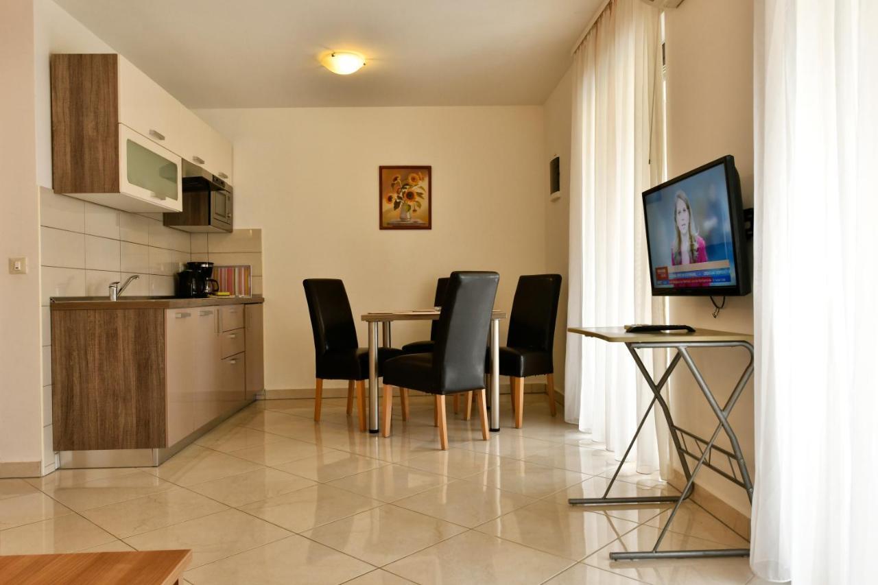 Apartments Jasmina Poreč Buitenkant foto