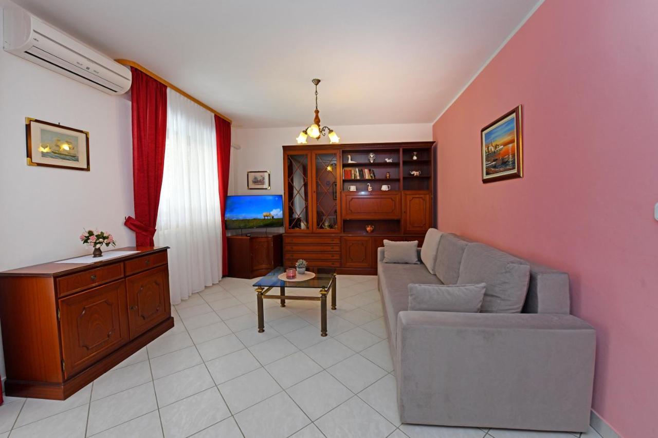 Apartments Jasmina Poreč Buitenkant foto