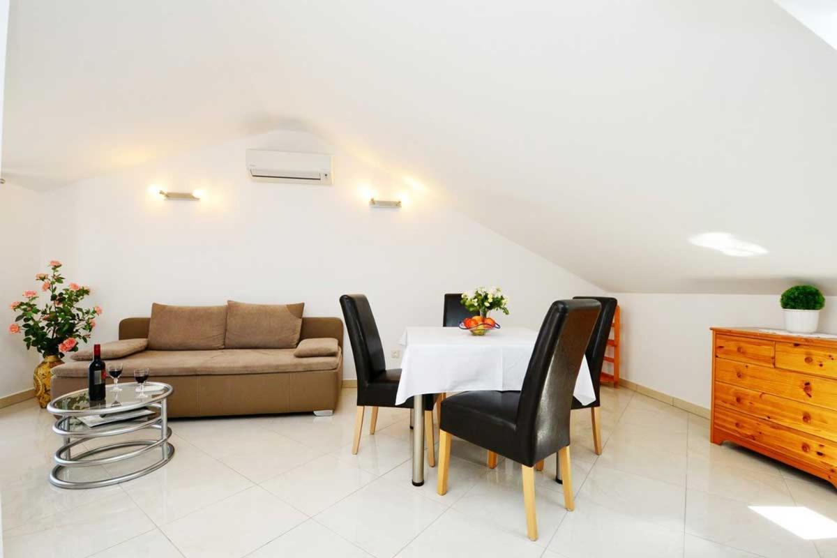 Apartments Jasmina Poreč Kamer foto